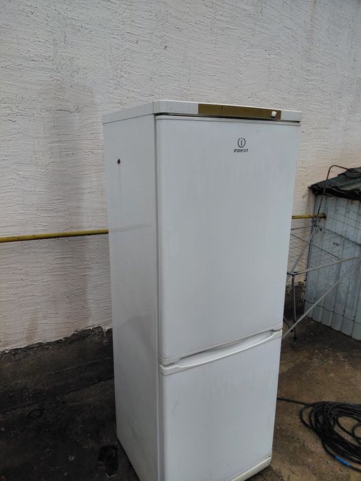 Холодильник индезит сатам