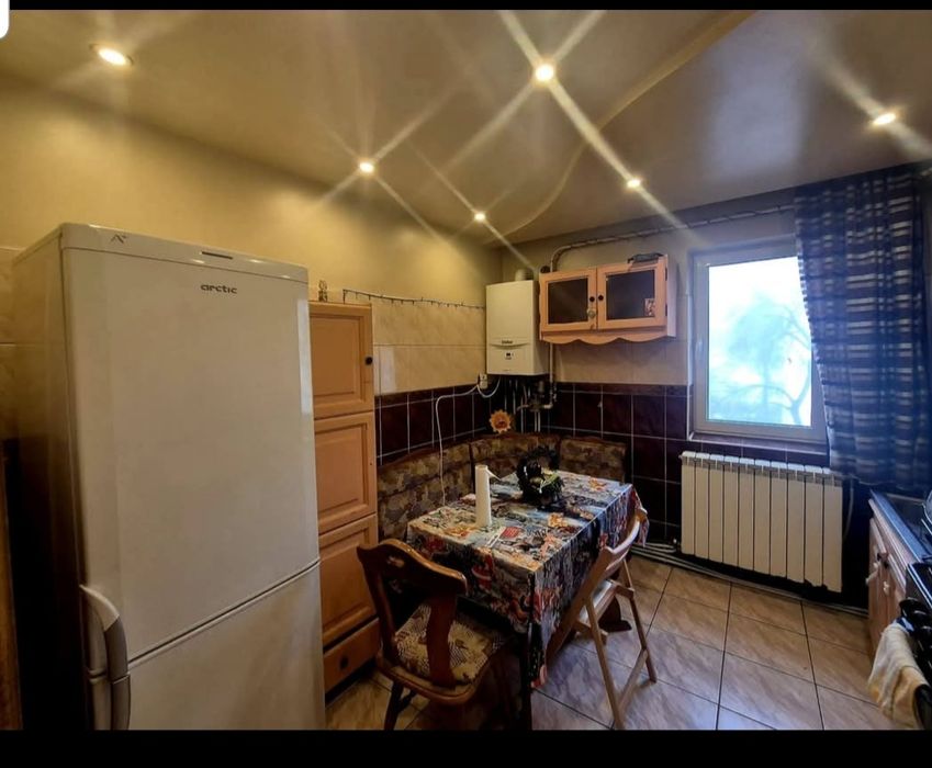 Inchiriez apartament 3 camere