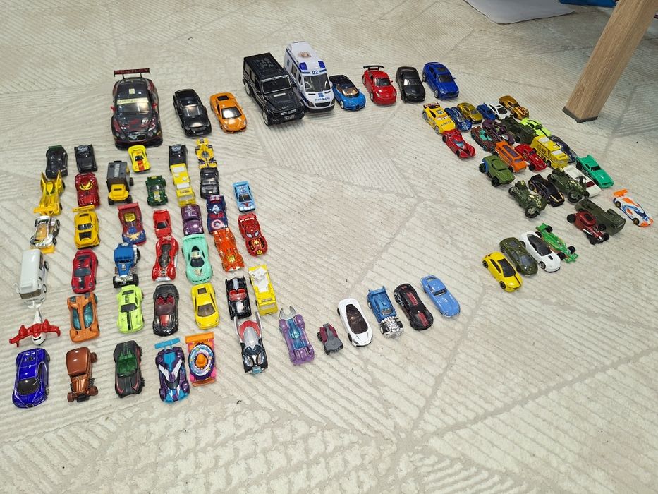 Продам машинки Hotwheels, оригинал.