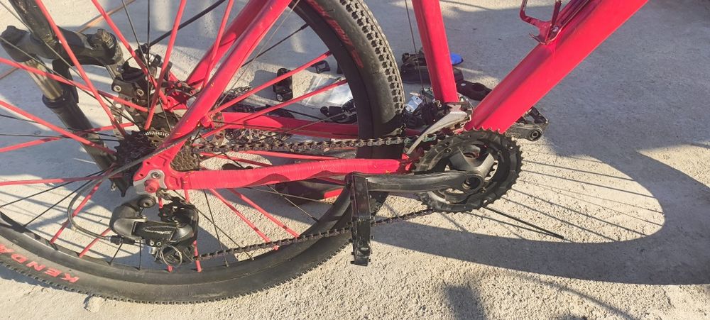 Bcicletă hardtail