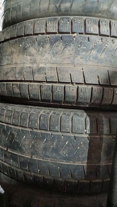 Шины 235/45/18 пара