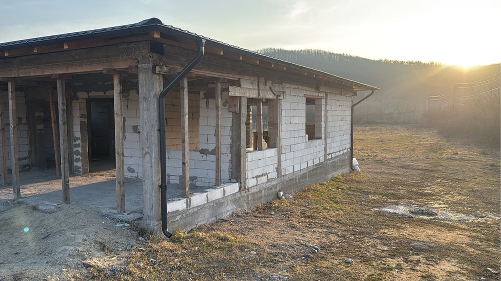 La 11 km de pitesti in Babana casa  noua de vanzare  2026