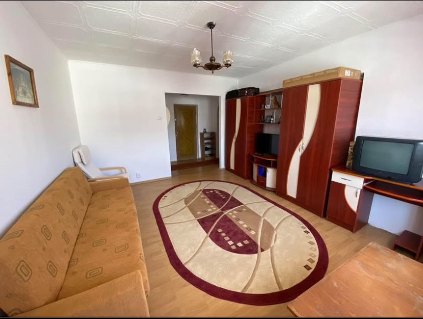 Inchiriez apartament cu 3 camere Strada Calea lui Traian  Calmanesti