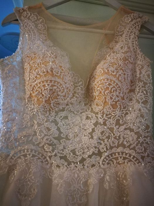 Vând Rochie mireasă albă