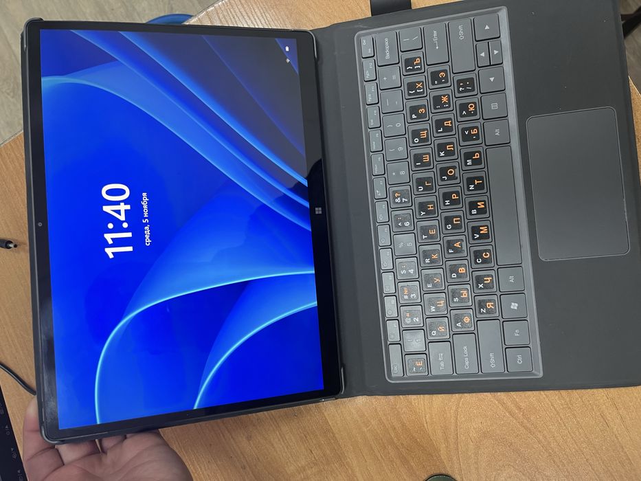 Продам ноутбук планшет Dere t30 pro