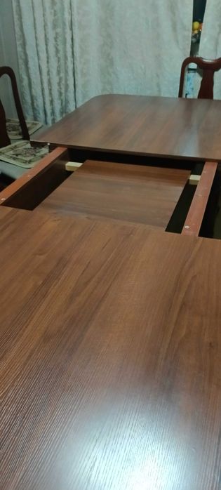 Продам стол деревянный