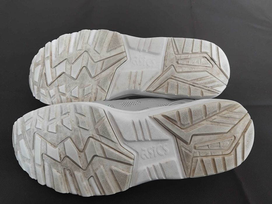 Дамски маратонки ASICS 36