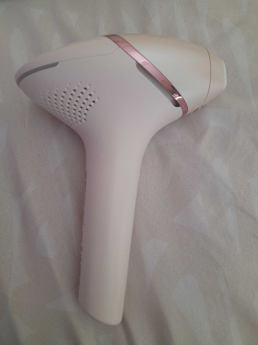 Фотоепилатор Philips Lumea BRI976/00