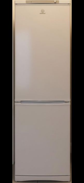 Продам Холодильник indesit