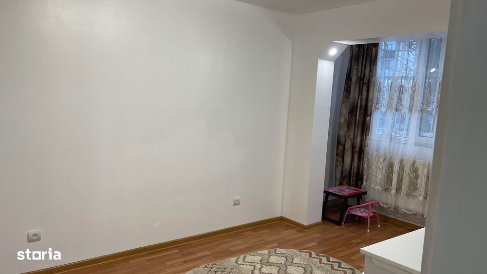 Apartament 4 camere, 82 mp utili, parter și  garaj