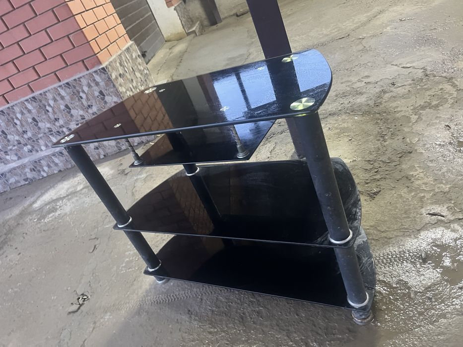 Подставка стеклнна под телевизор