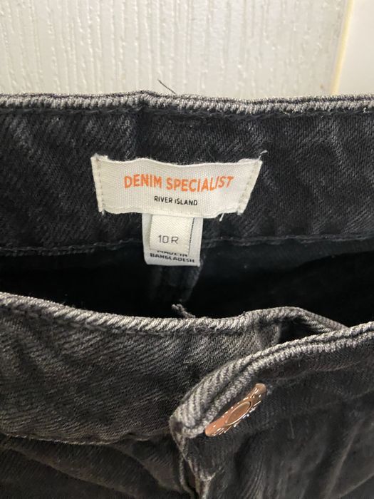 Pantaloni scurti, impecabili