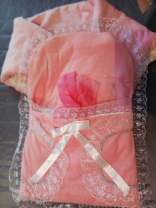 Продам конверт на выписку для девочки