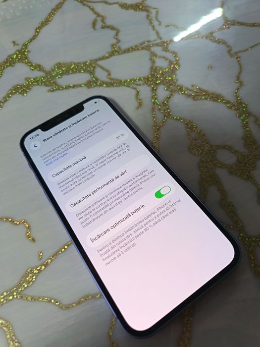 iPhone 12 baterie 81
