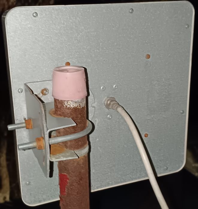 Продам панельную 4G антенну