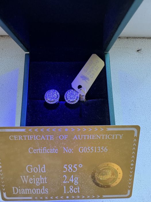 Продам пусеты бриллиант.