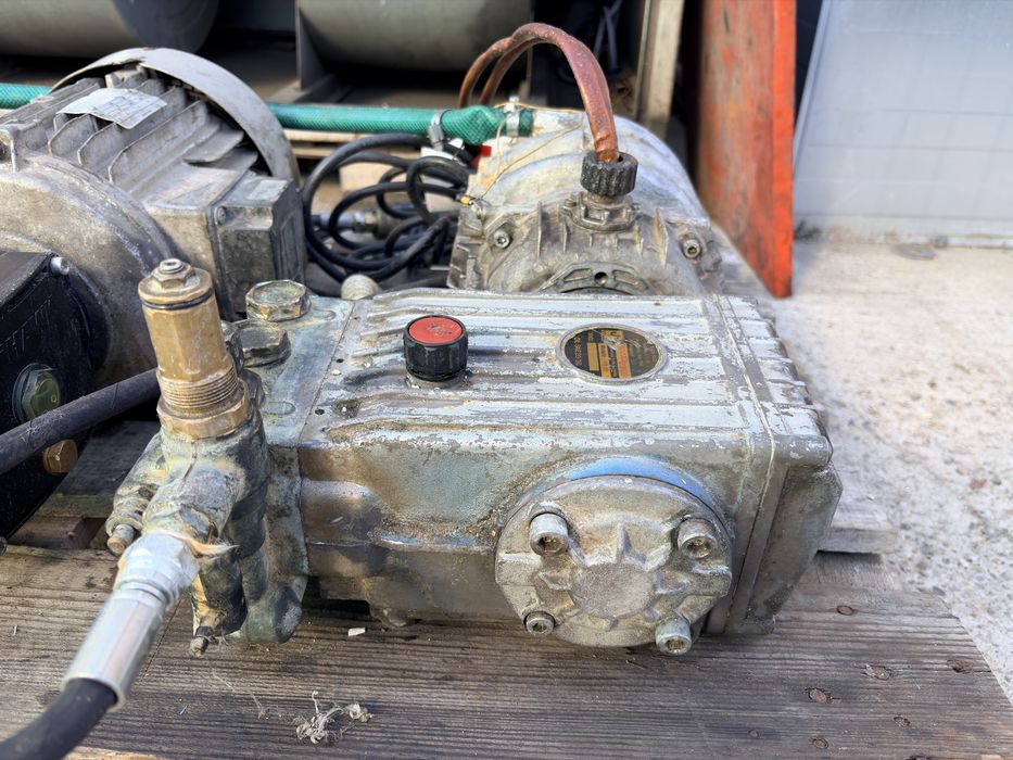 Pachet 3 Pompe Profesionale pentru SPĂLĂTORIE AUTO – HAWK + INTERPUMP – Ansambluri complete