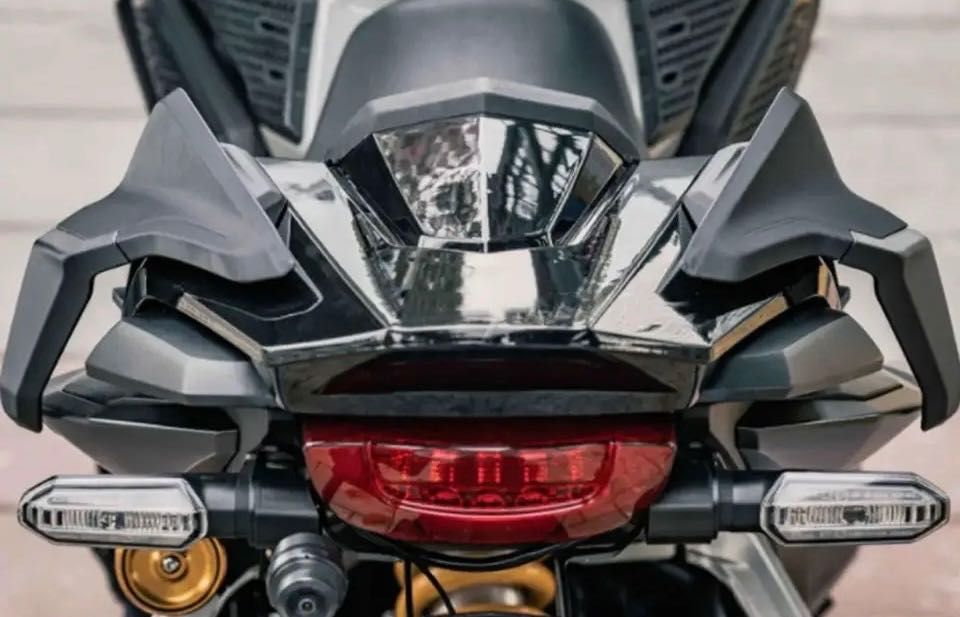 Honda CB/CBR650R 2018-2023 фейринг / добавка / пластмаси за опашка