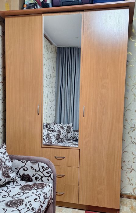 Шкаф+диван за 30 000