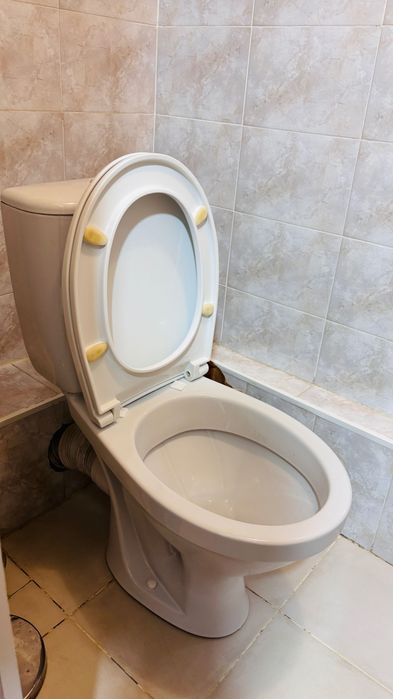 Продам унитаз напольный