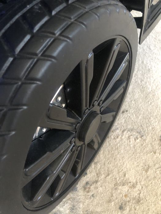 Электромашинка на пульту управления