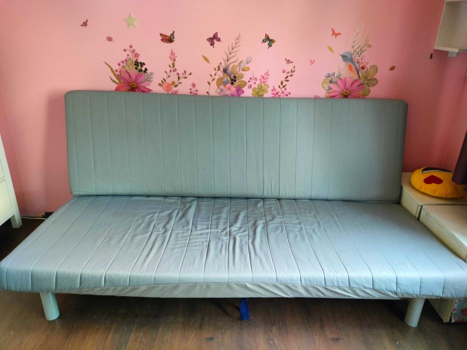 Продавам разтегателен диван