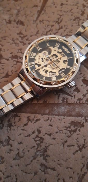 Продам наручные часы  WINNER