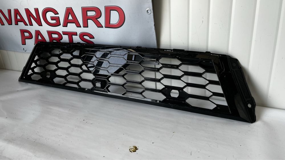 Решетка Mitsubishi Eclipse 2020-