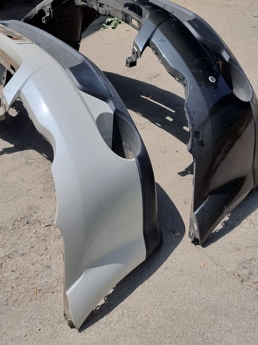 Бампер передний на Subaru Outback BP .