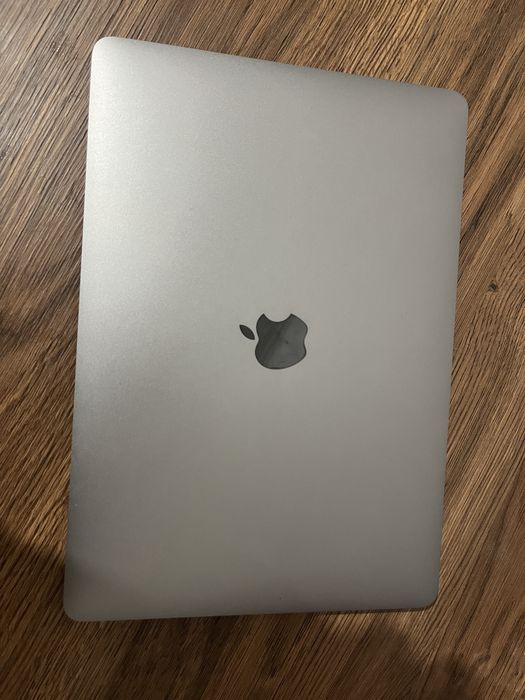 MacBook Pro 2019 13’3 256гб