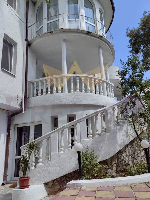 Продава се Къща в Варна, Бриз - 635 кв.м за 1071 €/кв.м - Снимка #7