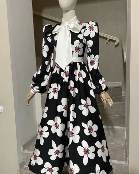 Дизайнерское платье