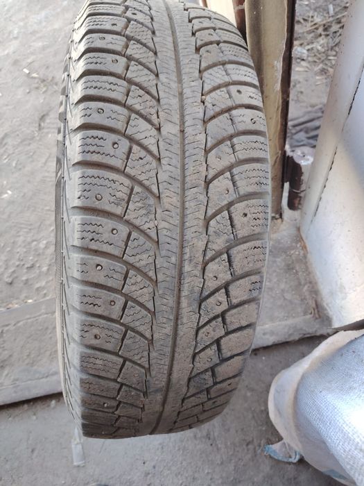 Комплект зимних шин