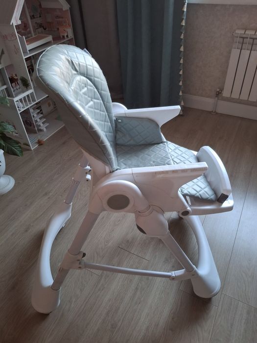 Детский столик.   Продам