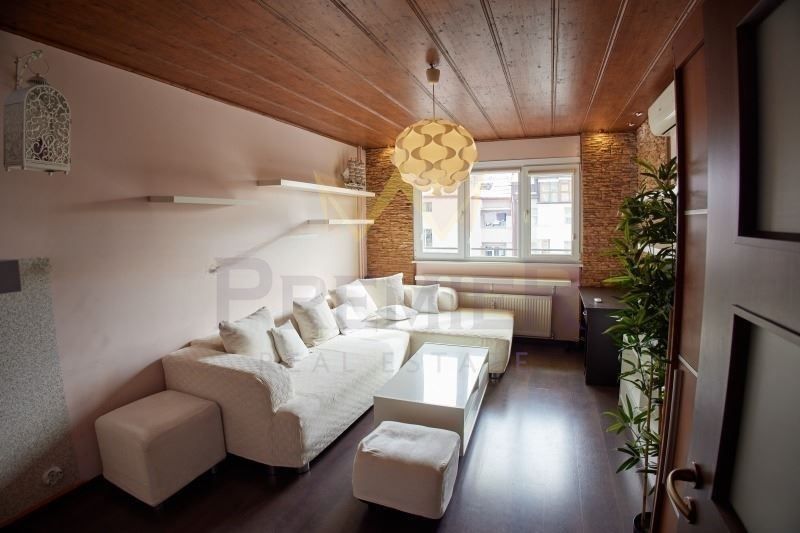 3-стаен в София-Център площ 85 цена 290000