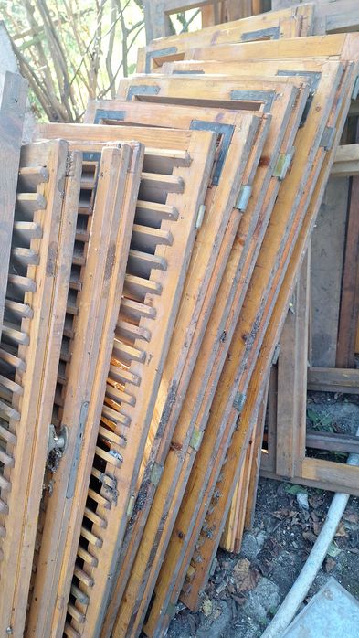 Дървена дограма с капаци (ново)