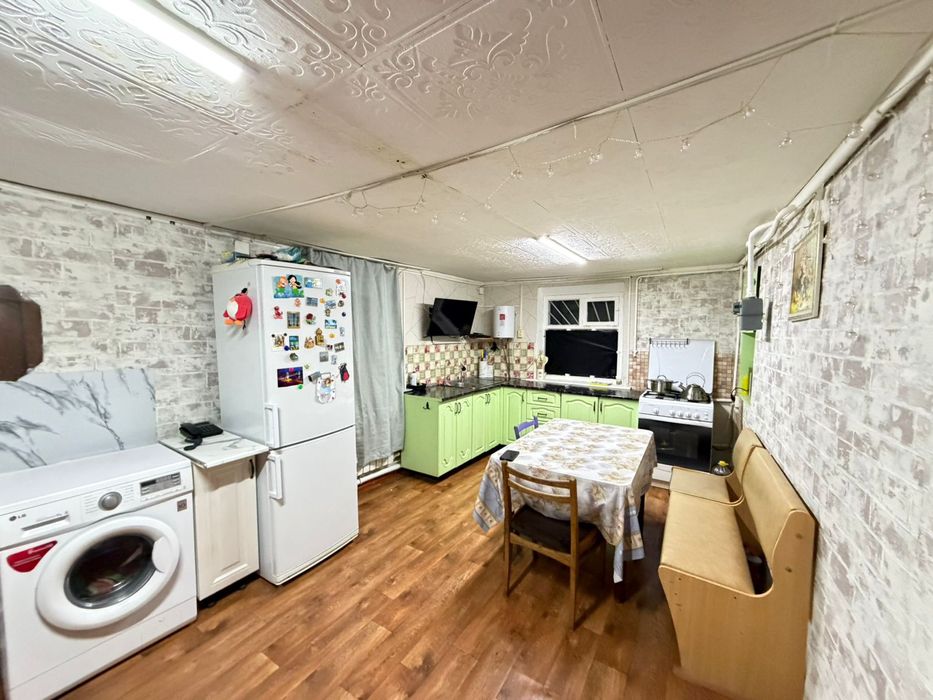 Продам дом 2 рабочий .