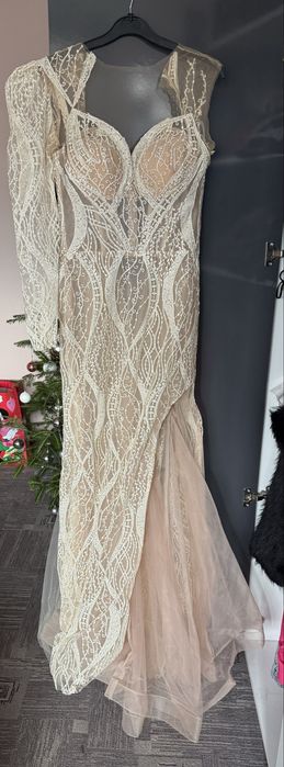 Бална рокля за абитуриентски бал