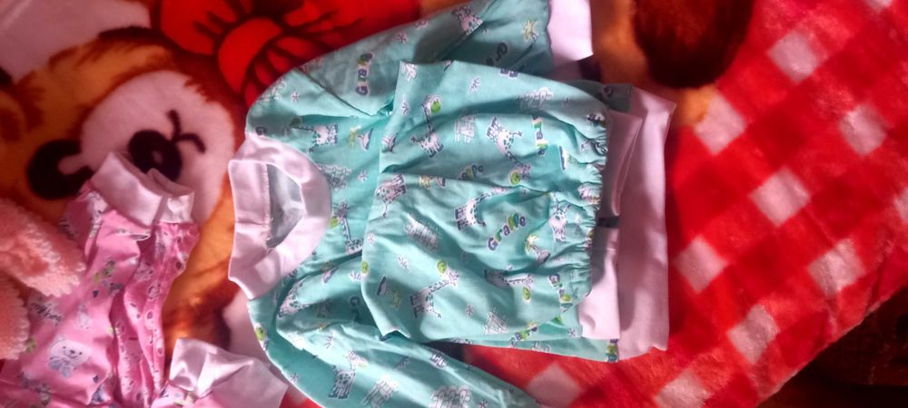 продавам неисползвани децки дрешки