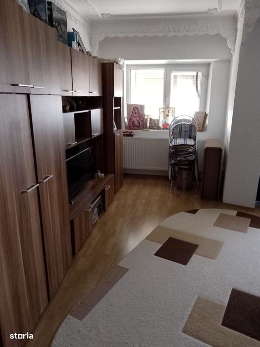 De Vanzare Apartament cu 3 camere zona Progresu