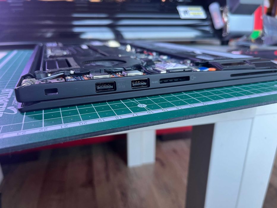 Лаптоп Lenovo ThinkPad X1 Extreme Gen 2 — i7-9750H / 48GB / 512GB / GTX 1650