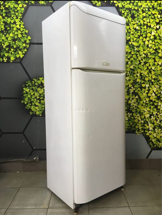 Продам холодильник Ariston