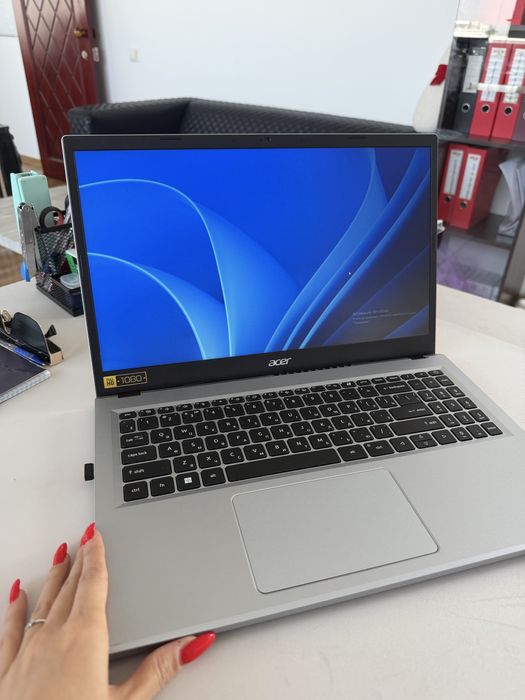 Acer Ноут 140000 идельный