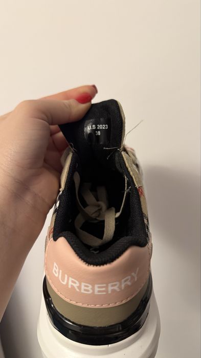 Adidasi burberry