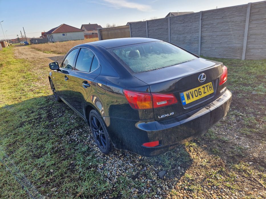Dezmembrez Lexus is220 2.2 177 cp 2006