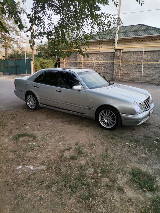 Мерседес 210 до рестайлинг