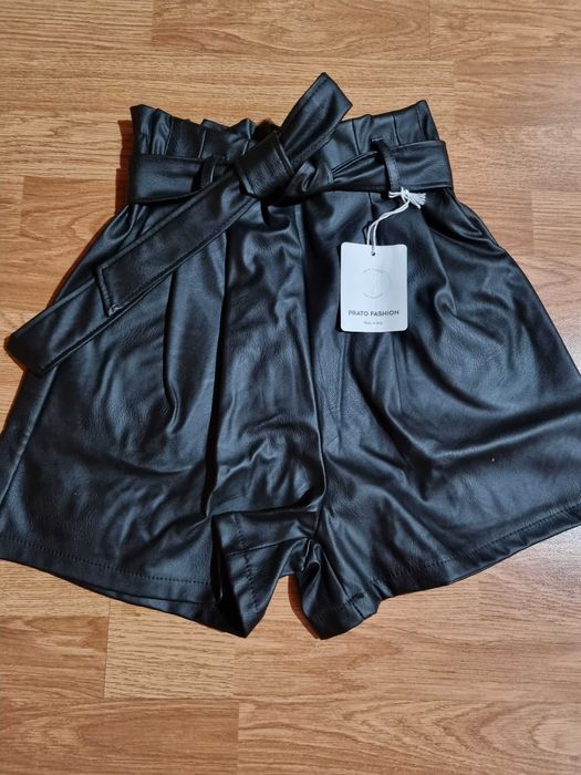 Кожени панталонки