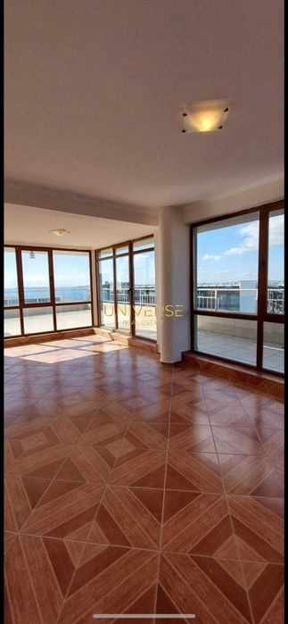 Продава се Тристаен апартамент в Свети Влас - 247 кв.м за 1008 €/кв.м - Снимка #1