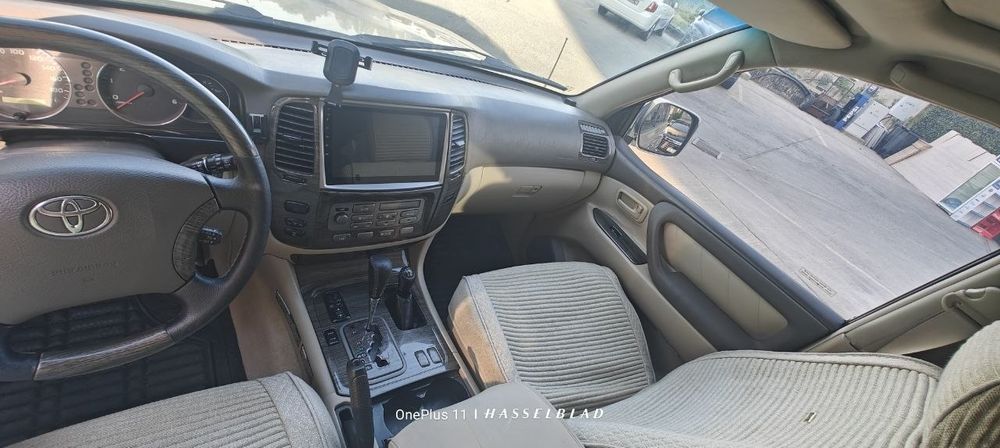Toyota Landcrusier