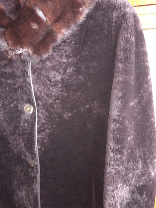 Продам мутоновую шубу, плащ